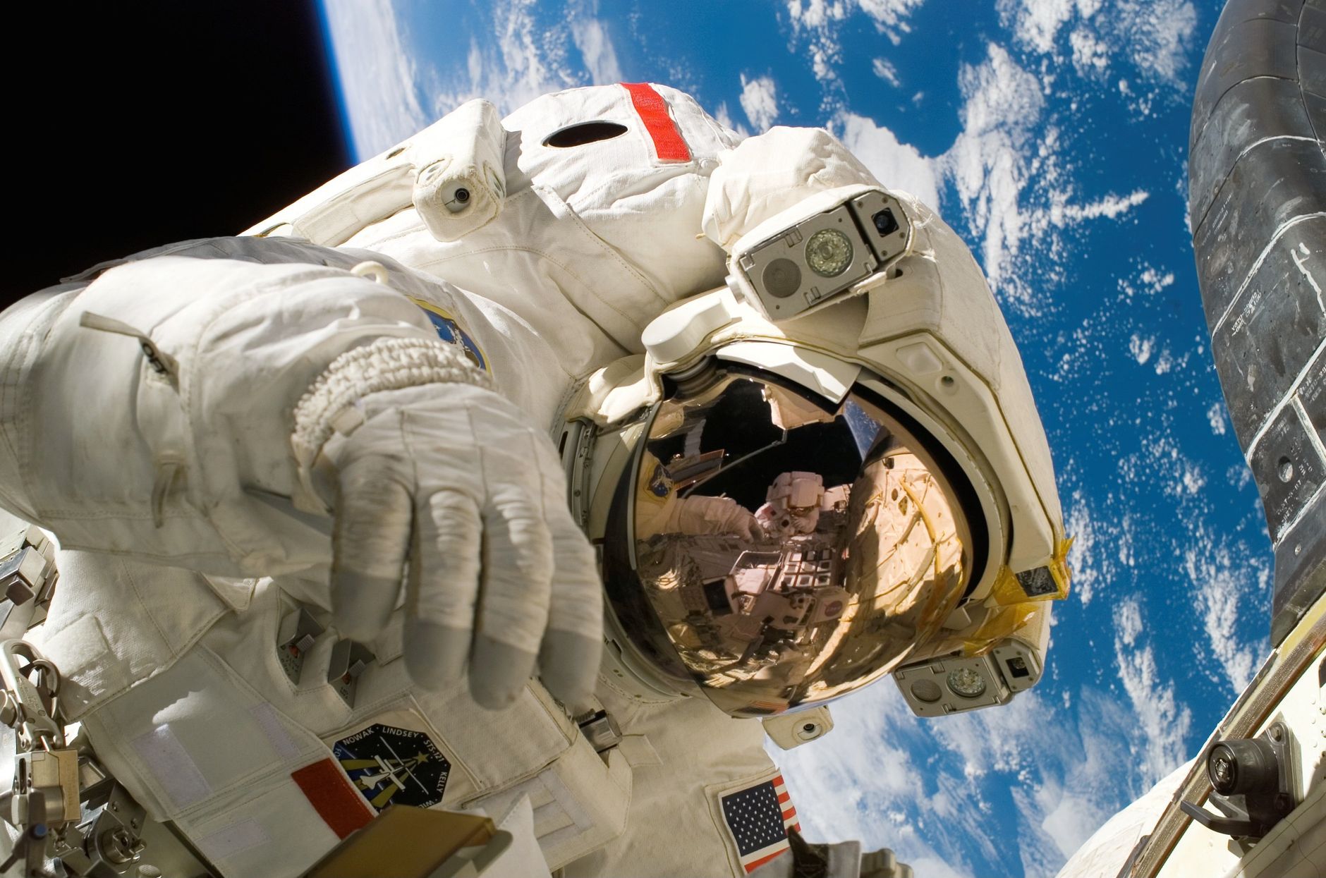 日本人初の宇宙飛行者・秋山豊寛氏が84歳で死去 ― メディアと宇宙をつなげた軌跡を振り返る